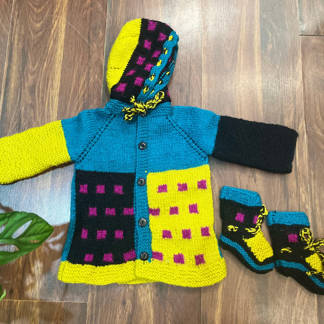 Multicoloured hand-knitted soft woollen infant set with hoodie